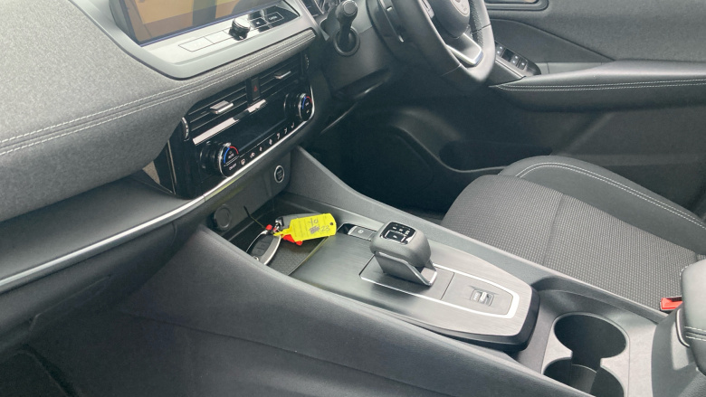 Nissan Qashqai 1.3 DiG-T MH 158 Acenta Premium 5dr Xtronic Petrol Hatchback